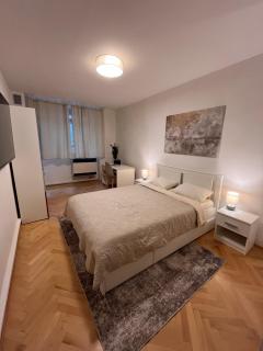 Clover Corner Prague 3 - 8