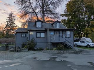 Riverside Resort & RV Park - 8