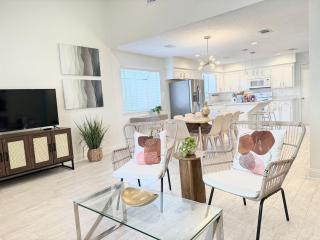Super Cozy Entire House ABL Near Downtown - Book Now !! - 4
