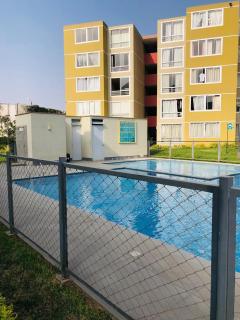 Departamento Estilo Clásico En Condominio Con Piscina - 5