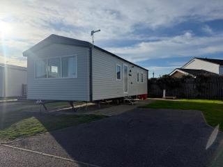 Camber Sands - Parkdean Resorts - Willow Victory 3 Bedroom Caravan - Sleeps 8 people - WIFI Included, Parking on-site - 0