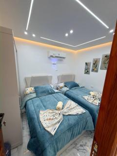 El Zahra super Lux Chalet Direct sea view ground floor 2 bedrooms in Alexandria, Al Mamourah with passes to the beach from May to the end of October للعائلات فقط مع ه كرنيهات للشاطىء من مايو لآخر اكتوبر دور ارضى جنينه مشتركه وقعده خاصه - 4