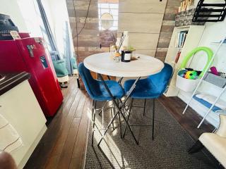 Fairview Place Apartment 4 Sole traveler 575 - 7