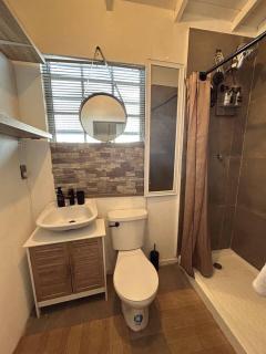 Fairview Place Apartment 4 Sole traveler 575 - 1