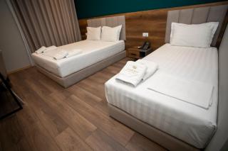 HOTEL CENTERPOINT Tirana - 4