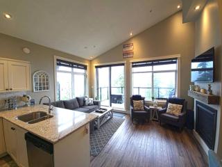 Sandy Feet Retreat Port Renfrew- Oceanfront 2BR modern cottage - 1