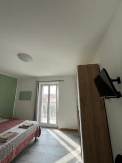 Stanza con balcone e bagno privato vicino Torino - 1