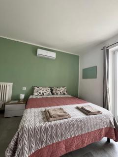 Stanza con balcone e bagno privato vicino Torino - 3