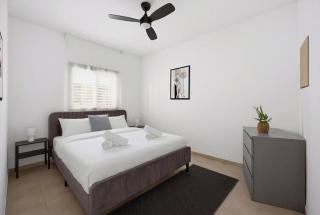 Luxury 5BR with Mamad - Beachside Villa - Netanya - Free Parking - 2