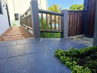 Ocean Breeze Apartments - 6
