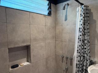 Panda Studio - Spacious with AC, Patio and Barbecue Grill - 3