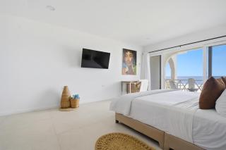 The West Signature - 4