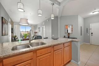 Orlando 3BR Condo Space Comfort and Location - 1