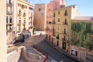 Central with charm and sea views - 0