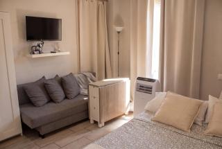 Central with charm and sea views - 7