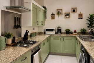 Stylish Apartment in High street Morley - 9