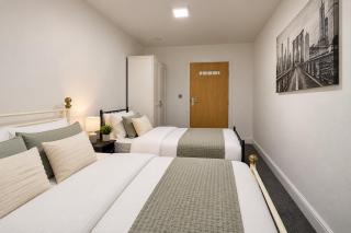 Stylish Apartment in High street Morley - 6
