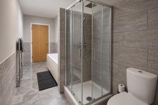 Stylish Apartment in High street Morley - 2