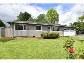 Cozy Private Home with pool table and fenced yard - 2