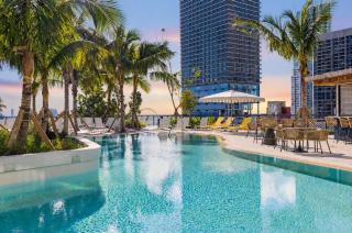 Hotel Style Studio with King Bed and City Views G1920 - 0