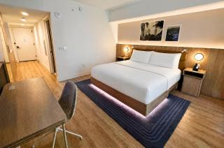 Hotel Style Studio with King Bed and City Views G1920 - 8