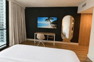 Hotel Style Studio with King Bed and City Views G1920 - 4