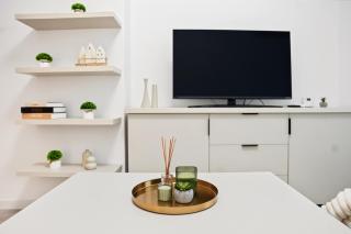 Modern & Cozy w Balcony, Near AFI Mall - Bucarest - 8