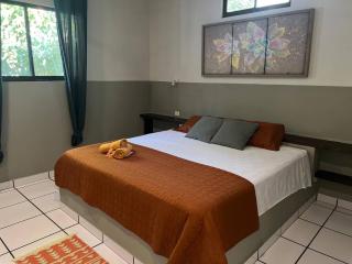 Private Jungle Retreat w Lagoon, Walk to Beach - 9
