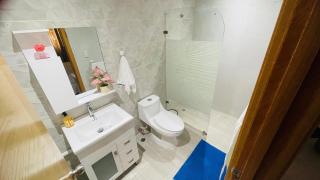 Apartamento con Hermosa Vista a la Ciudad y Montañas - 1