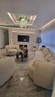 Mariee' Luxury Penthouse - 6