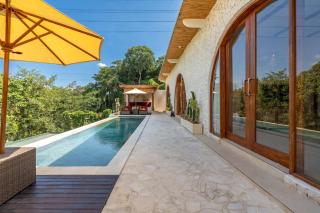 Villa Carpe Diem - Tropical Mediterranean 2BR with Infinity Pool and Jungle Views in Nyanyi - 9
