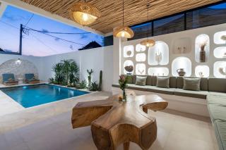 Villa Oslo - Beautiful 3BR with Private Pool in Canggu, 15 min to the Beach - 3