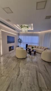 Mariee' Luxury Penthouse - 1