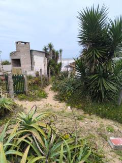 Casa con salida a la playa y deck con vista al mar - 9