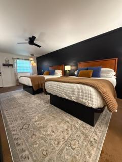The Pines 4 Updated River Lodge - 8