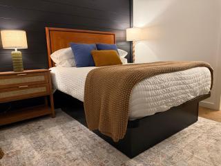 The Pines 4 Updated River Lodge - 4
