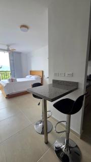 Moderno apartaestudio nuevo con parqueadero incluido - 3