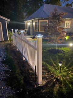 Charming 2 bedroom cottage 2 blocks from lake - 8