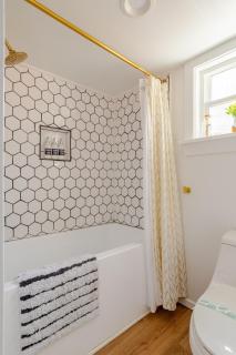Charming Oasis Cozy Tiny Home, 15 mins Downtown - 6