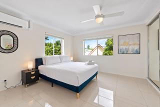 Quiet 3BRM Apt near Gabba with Free Parking & WiFi - 4