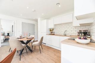 1 Bedroom Luxurious Flat - 2