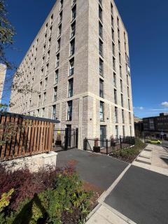 1 Bedroom Luxurious Flat - 1