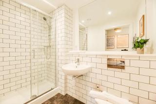 1 Bedroom Luxurious Flat - 6