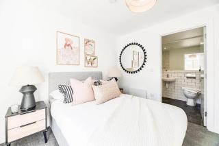 1 Bedroom Luxurious Flat - 3