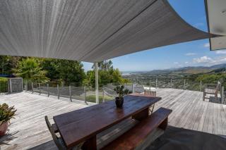 Hill Top House 3 Bedroom with Sea and Hill Views - 0