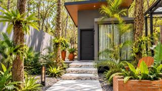 Guru Giri Family Studio 3Pax Private Pool Villa Yogyakarta - 7