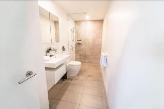 Nerang River Views Spacious 2 Bedroom Apt - 4