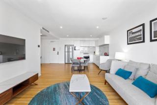 High Level 1 Bedroom Apartment in Paradise - 6