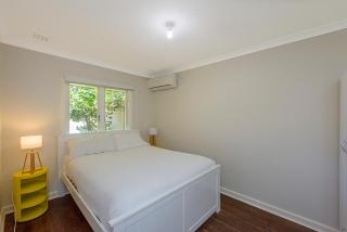 Garden Mornings & Bay Days at Willmott Beach House - 5
