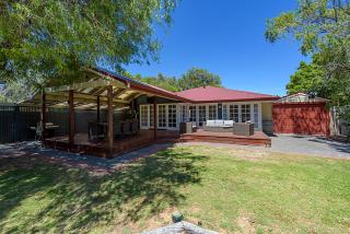 Garden Mornings & Bay Days at Willmott Beach House - 0